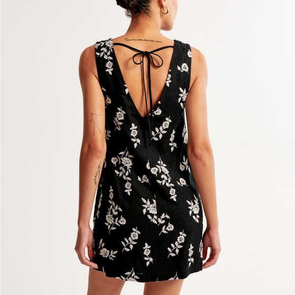 Abercrombie & Fitch US SP Women's Embroidered Linen-Blend Mini Dress - Picture 2 of 15